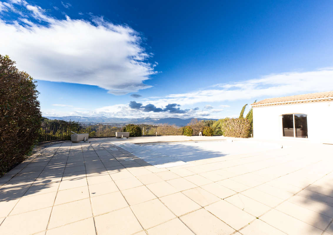 Maison à MANDELIEU-LA-NAPOULE