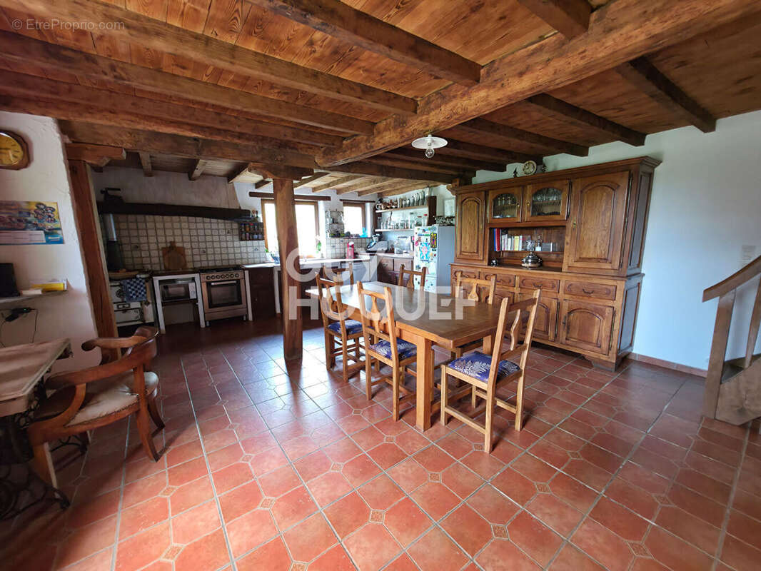 Maison à SAINT-BARTHELEMY-LESTRA