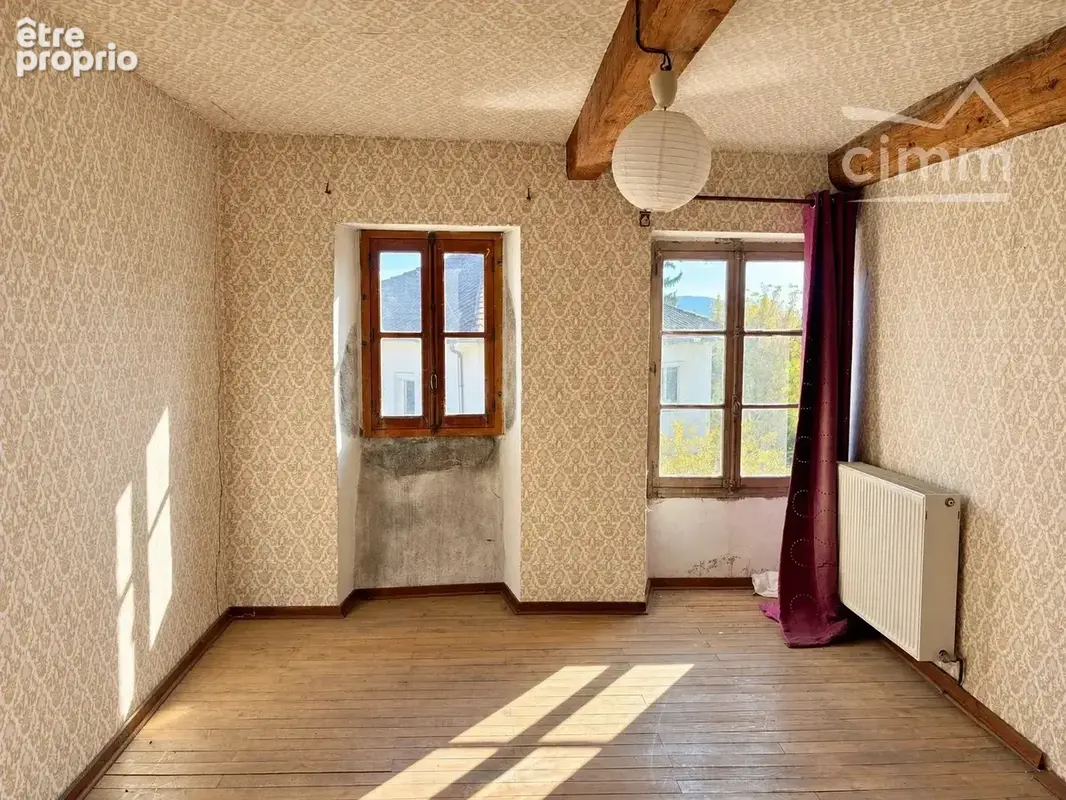 Saint-Nazaire-les-Eymes – Maison de village en pierre de 105 m² avec jardin - photo 7