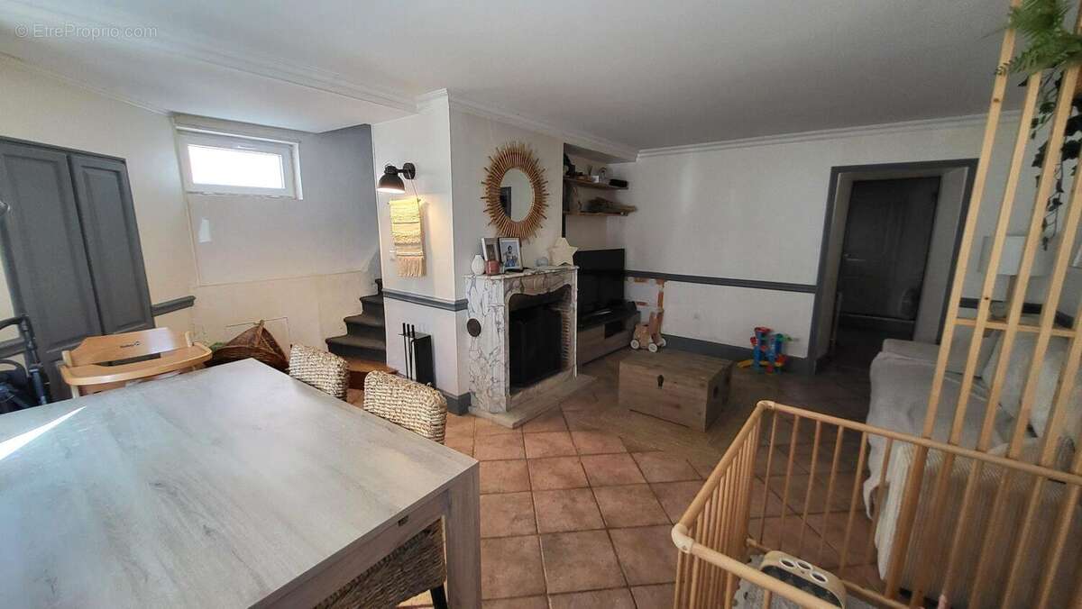 Maison à LA QUEUE-LES-YVELINES