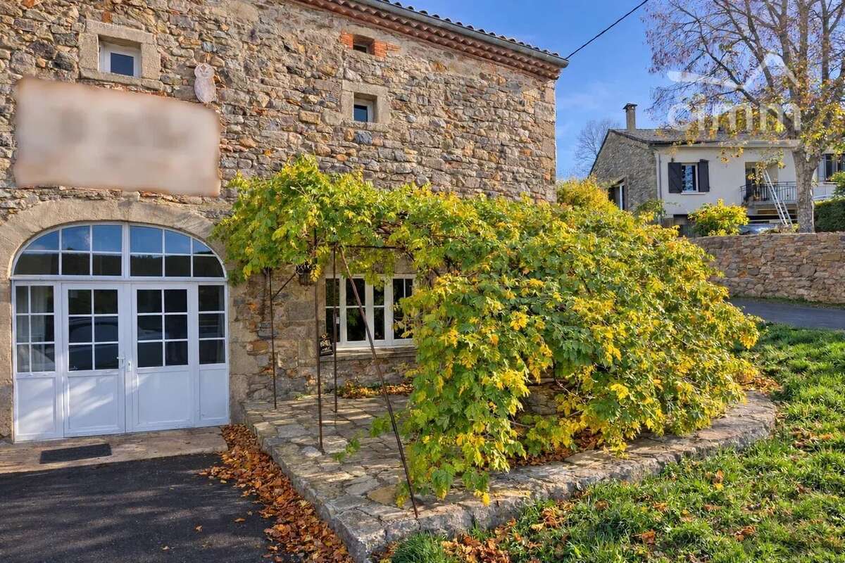 Maison à VERNET-LA-VARENNE
