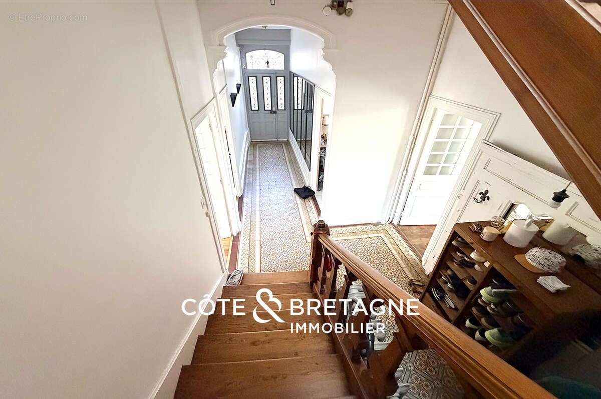 Maison bourgeoise de caractere à vendre à saint-brieuc avec jardin clos  réf : 2026143 - photo 8