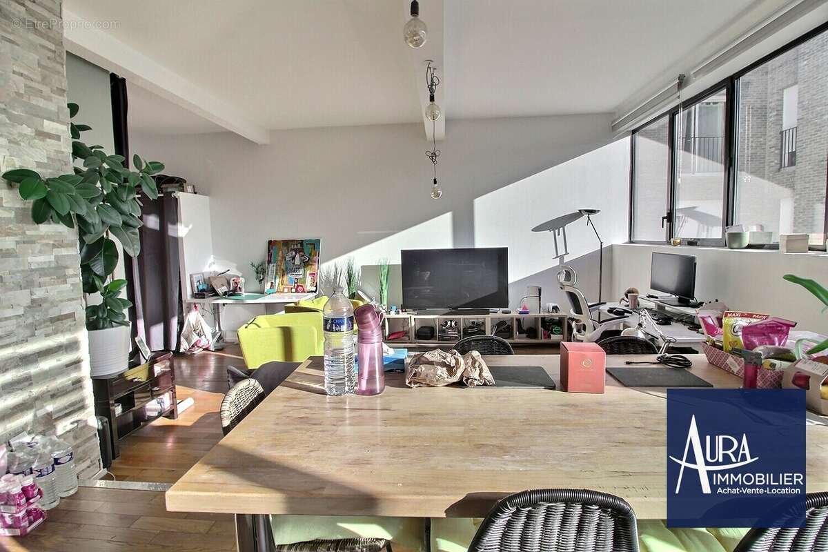 0_0005 - Commerce à BAGNOLET