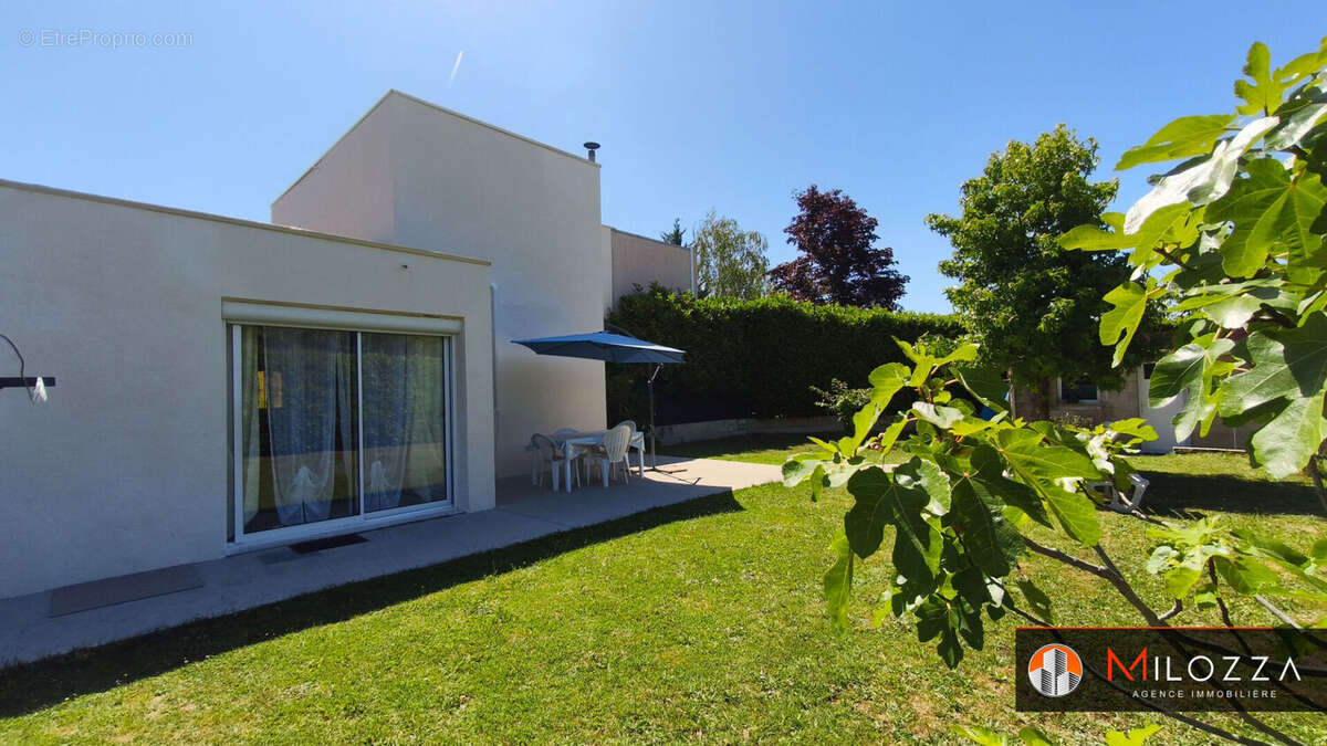 Maison Villefontaine 91.88 m2 - photo 2