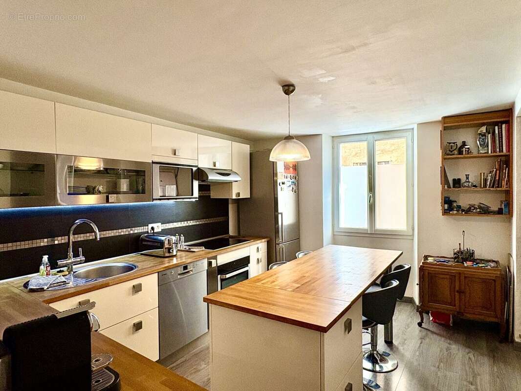 Appartement à PEILLE