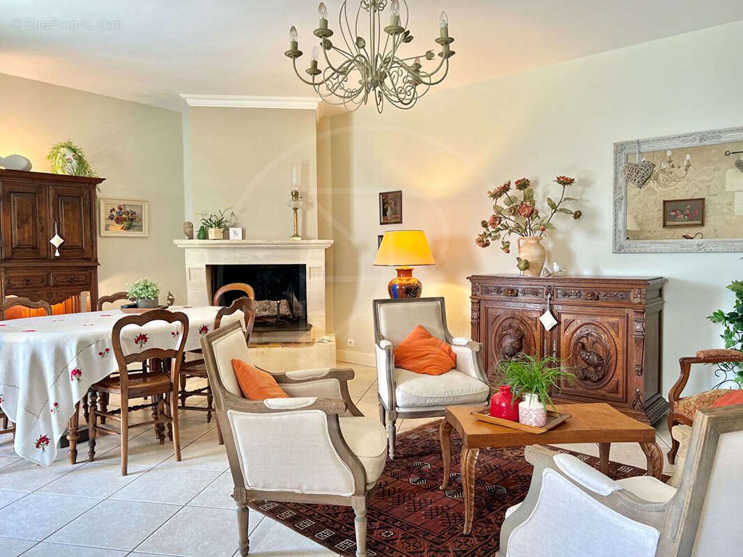 Maison à FRONSAC