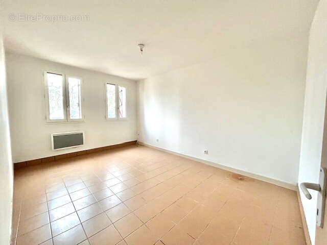Appartement à NEGREPELISSE