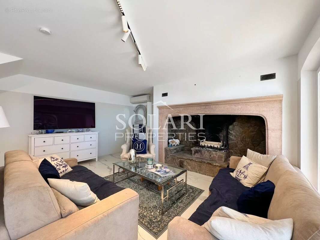 Maison à THEOULE-SUR-MER