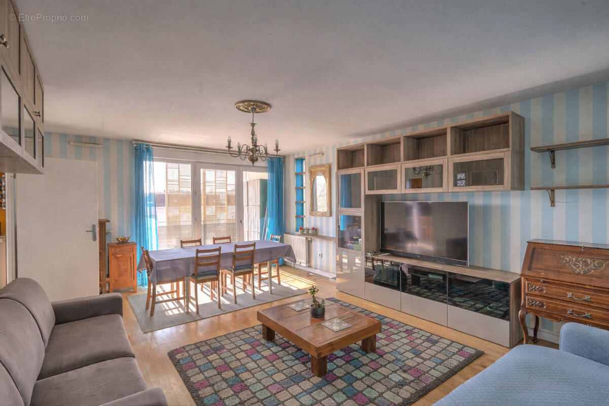 Appartement à NANTERRE