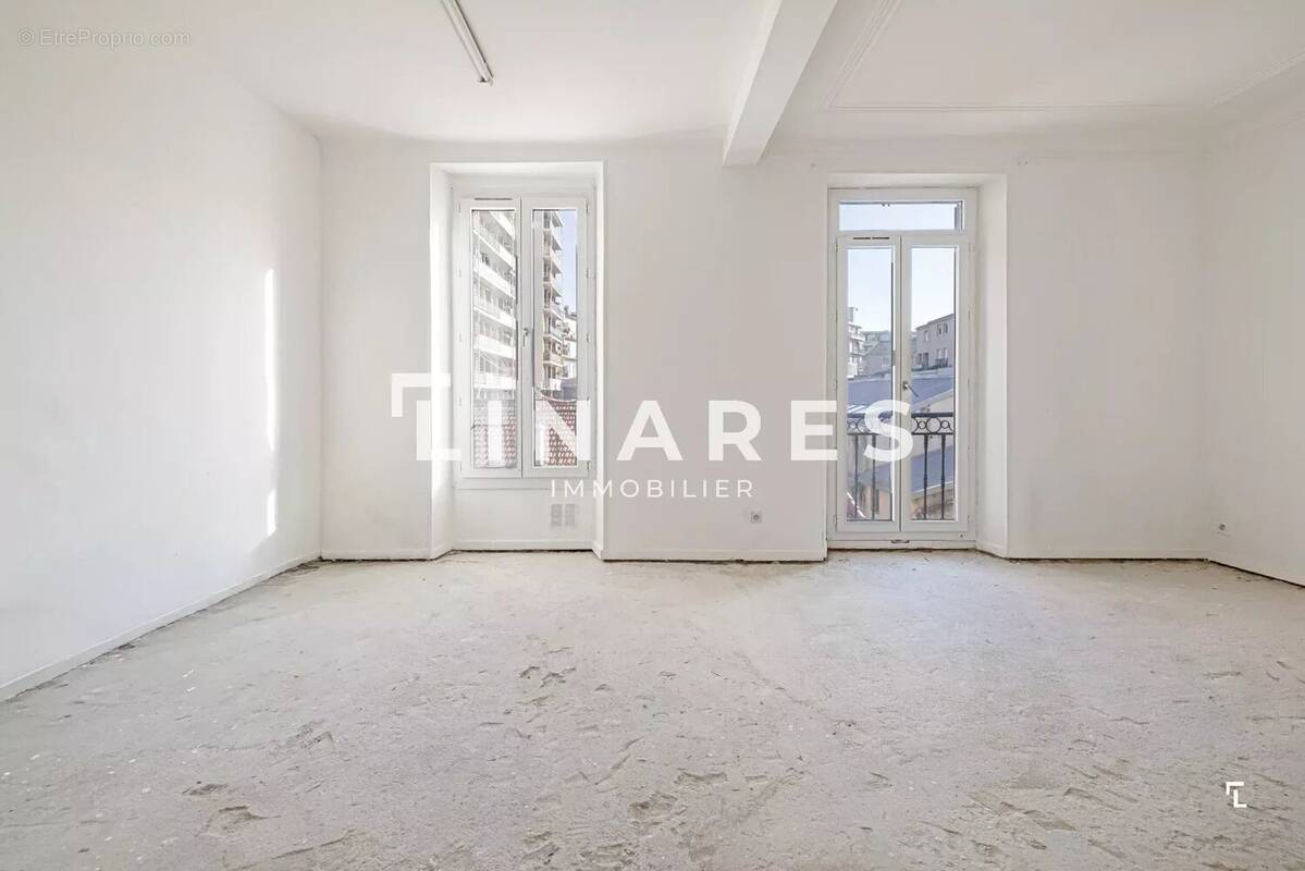 Appartement à MARSEILLE-1E