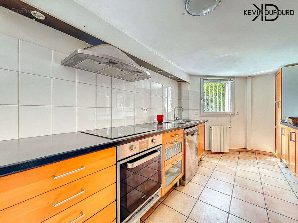 Maison à SAINT-ETIENNE-DE-FONTBELLON