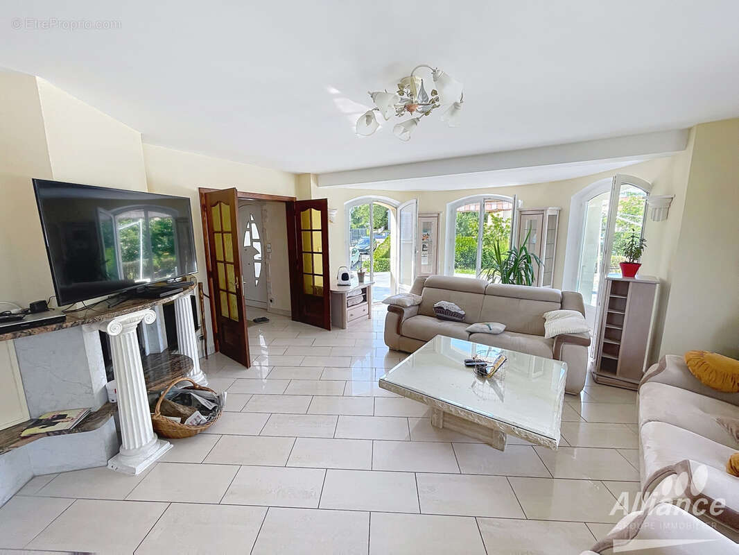 Maison de 1992 avec 4 chambres et piscine - photo 4