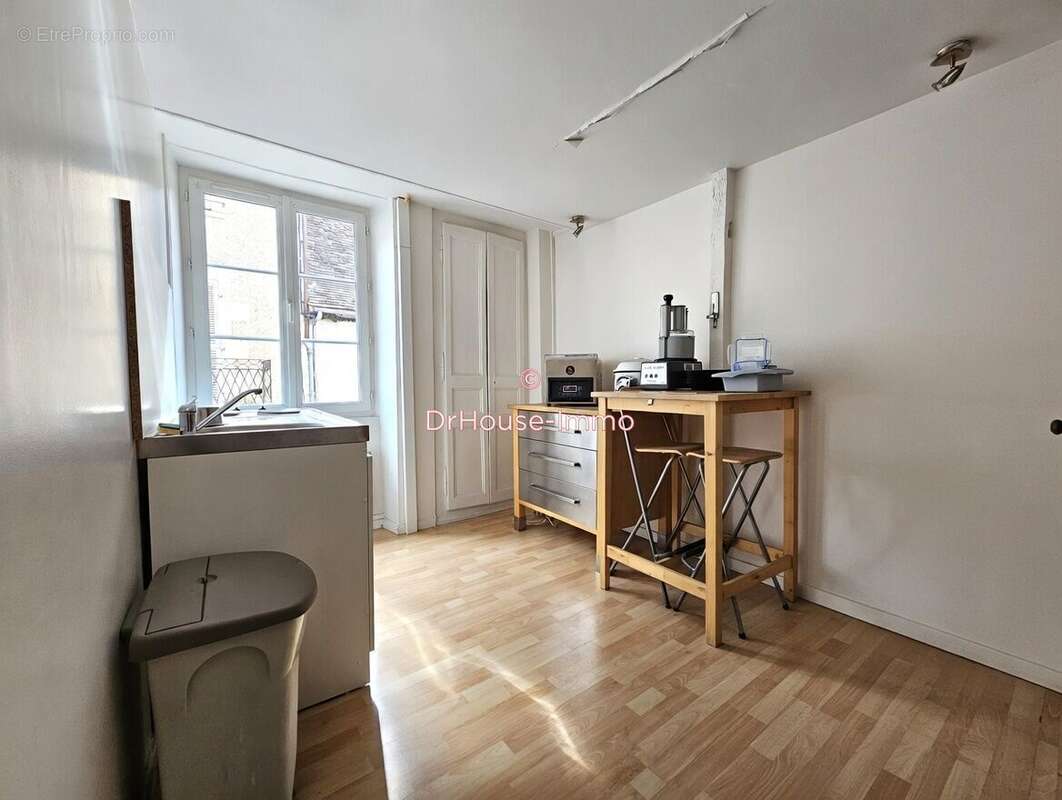 Commerce 165 m² à Saint-Savin  - photo 9