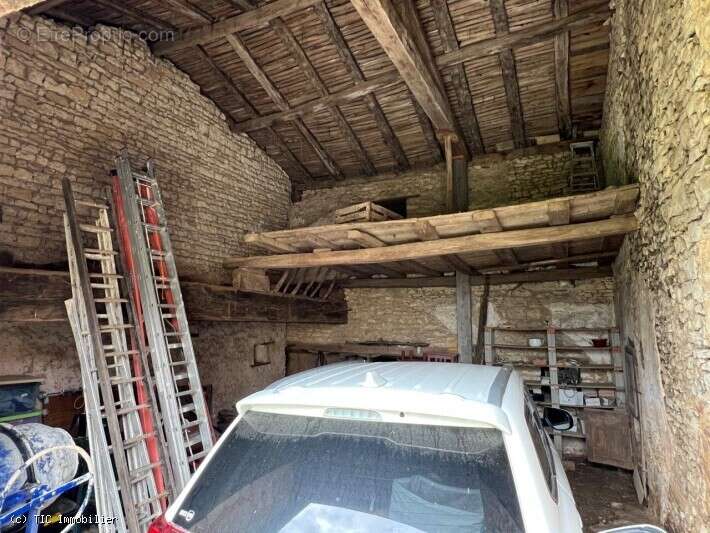 Maison à CELLEFROUIN