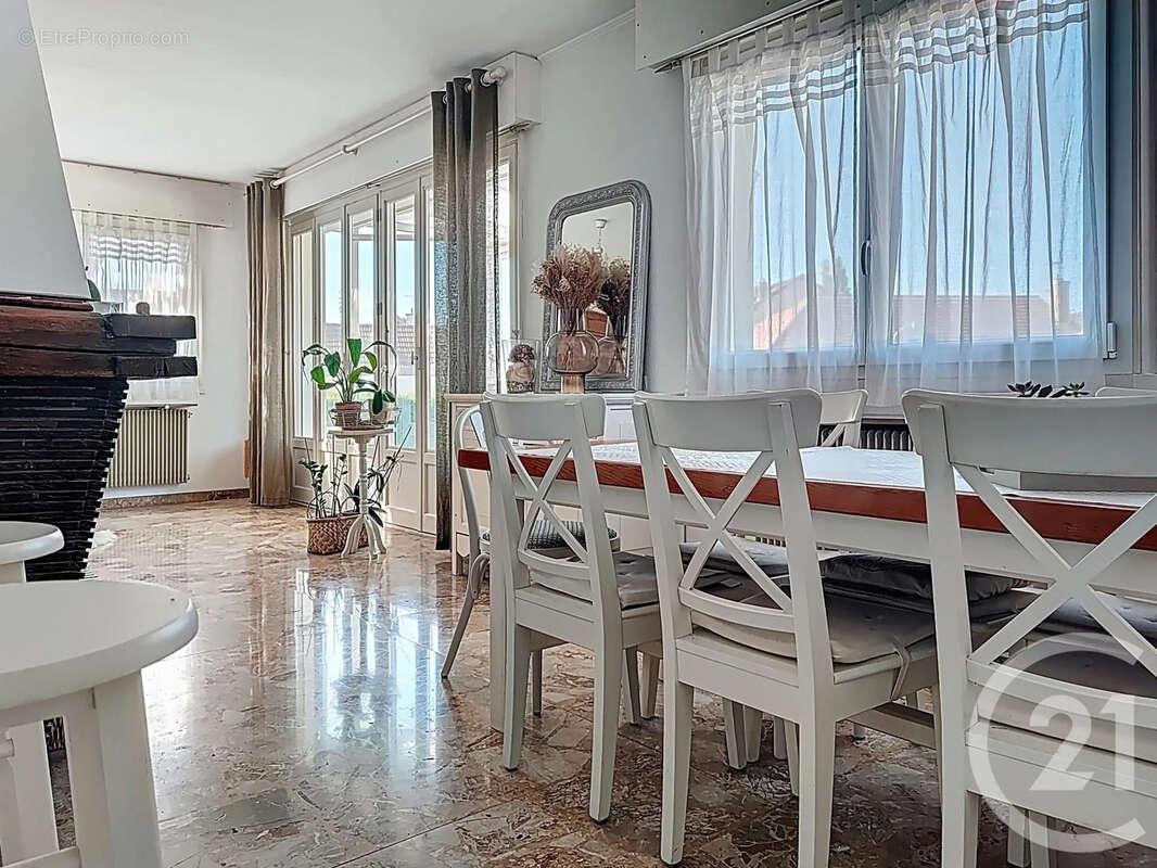 Maison à ARC-SUR-TILLE