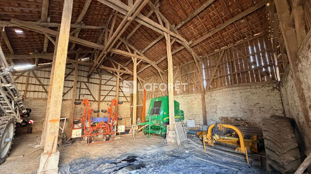 Maison à LA NEUVILLE-AU-PONT