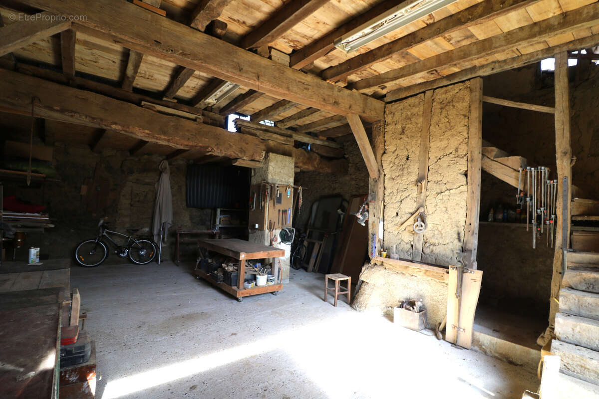 Maison à SAINT-JEAN-LE-COMTAL
