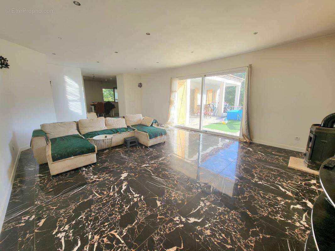 Maison à TOURRETTE-LEVENS