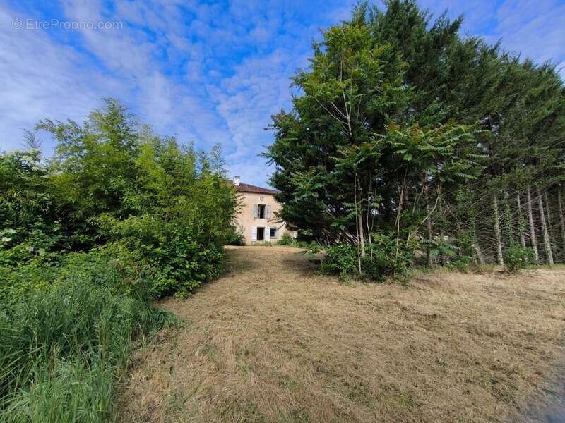 Maison à VERTEUIL-SUR-CHARENTE