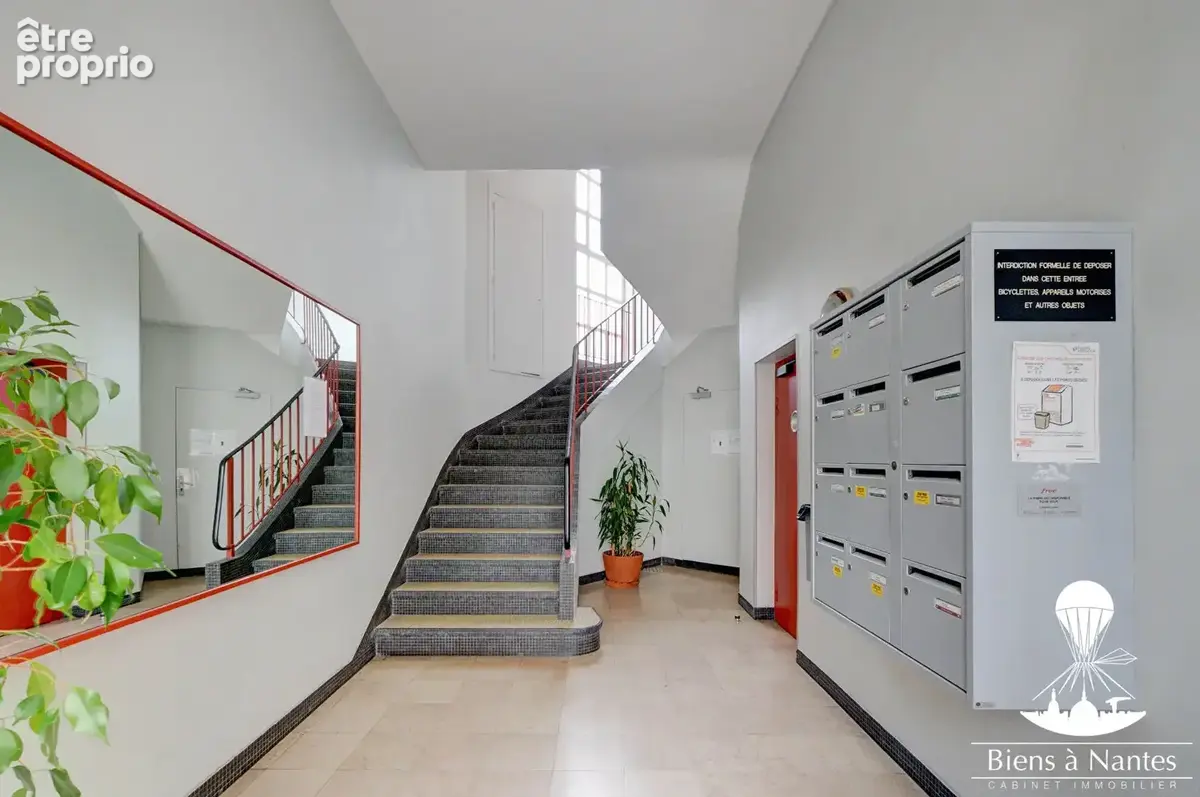 Nantes Centre, à vendre au dernier étage appartement lumineux  Nantes Centre - photo 10