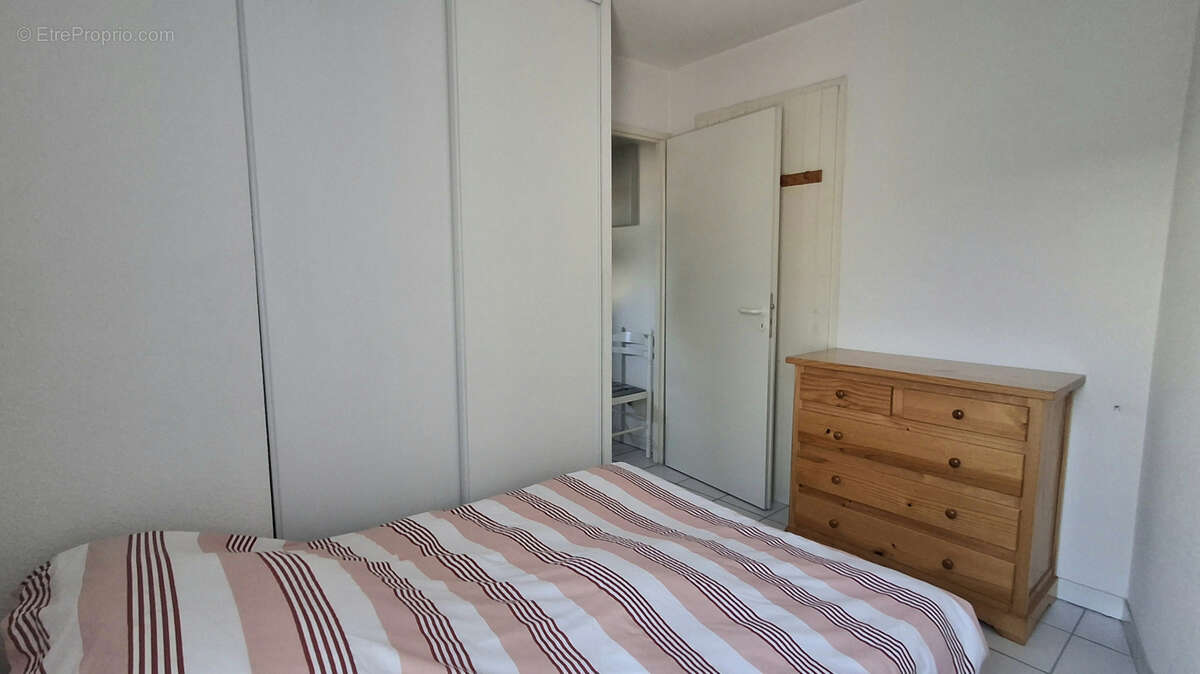 BANDOL   Appartement avec terrasse, jardin privatif, entrée indépendante et double parking en sous-sol - photo 8