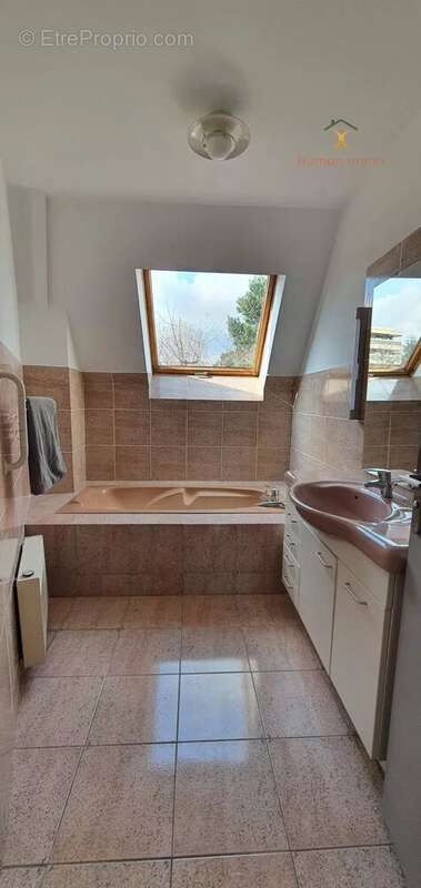 Maison à VERRIERES-LE-BUISSON