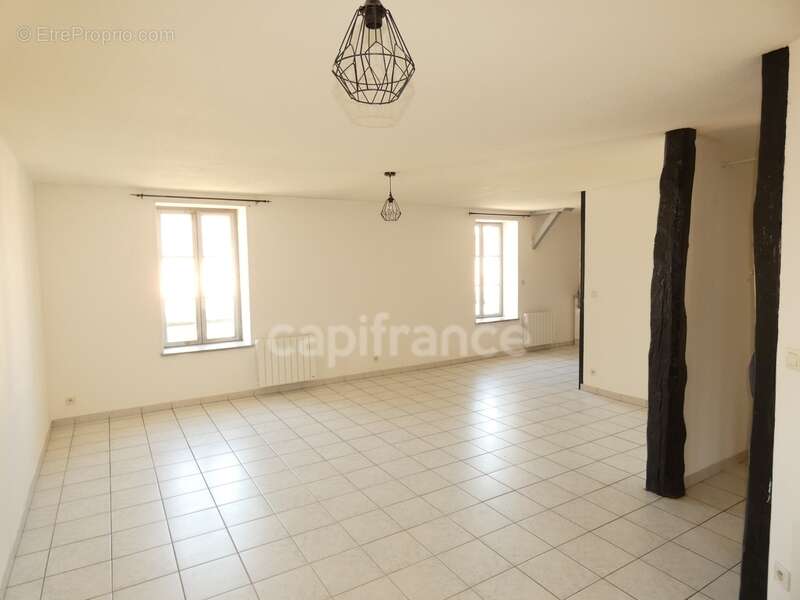 Appartement à PIERRE-DE-BRESSE