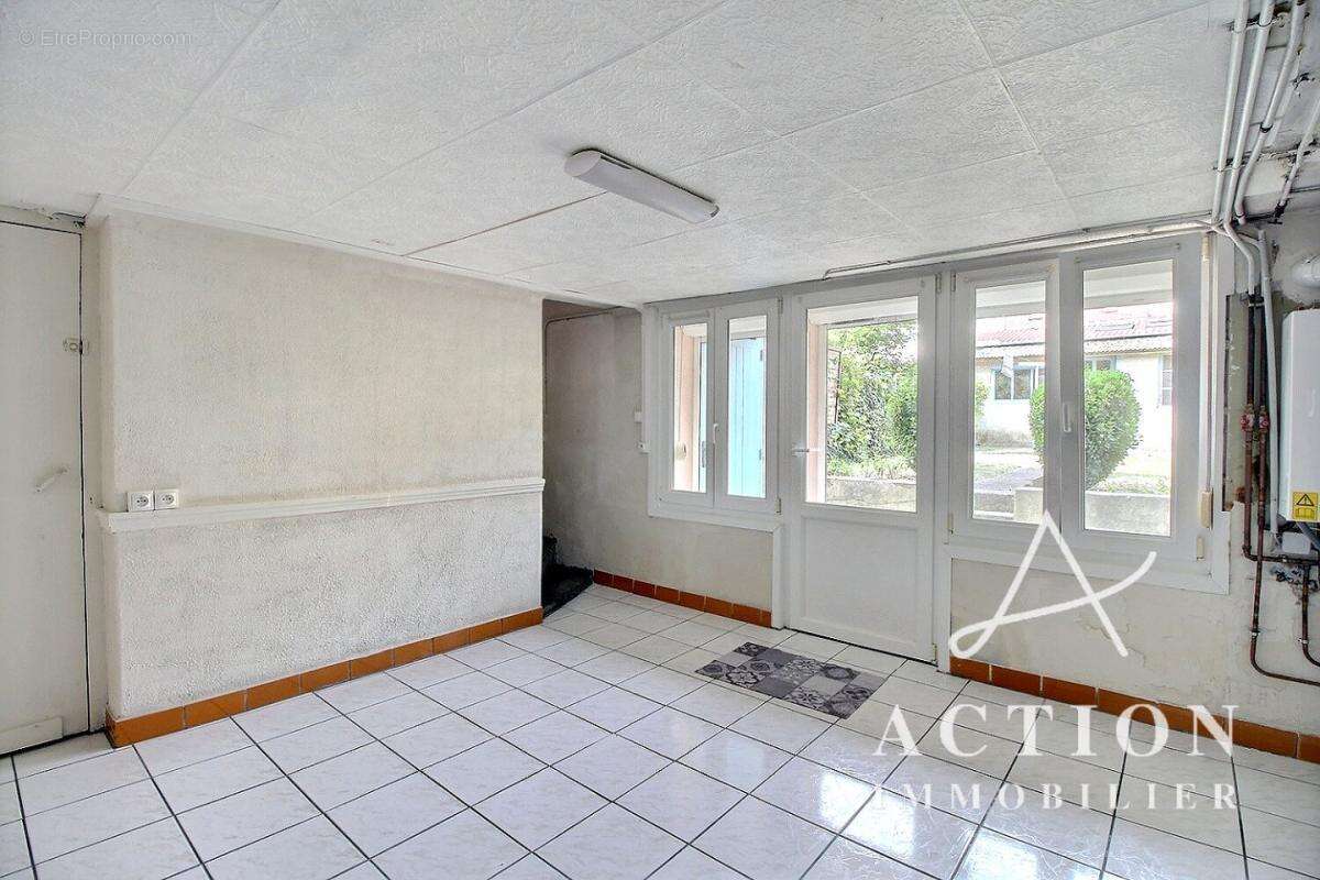 Maison - 4 chambres - sous sol complet - jardin - photo 8