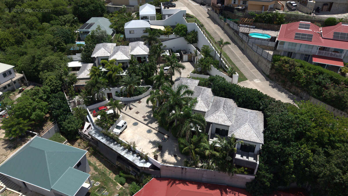 Maison à CAPESTERRE-BELLE-EAU