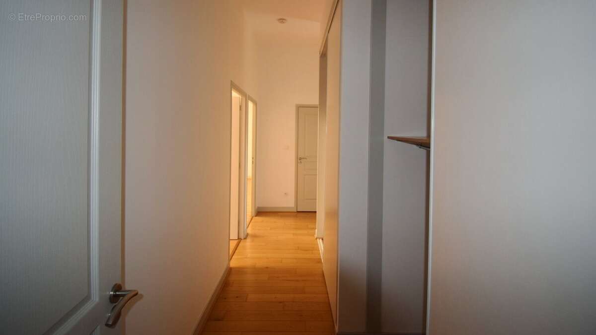 À VENDRE - Appartement T5 122,89 m² avec terrasse proche des Parcs - photo 8