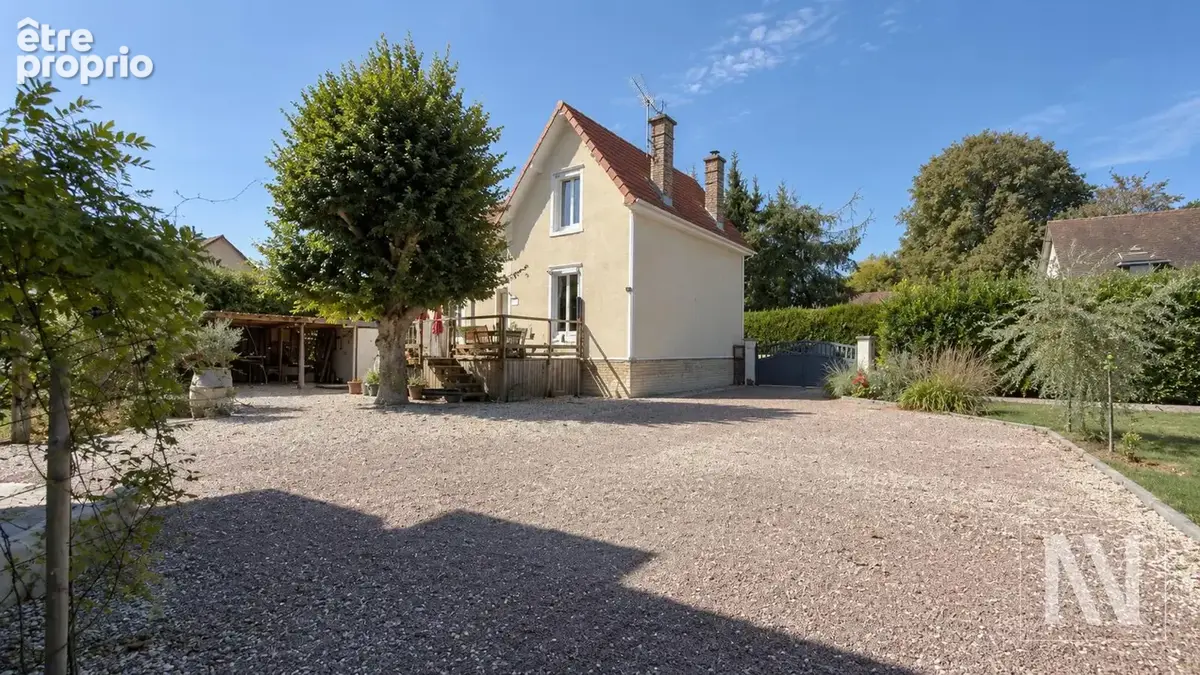 À vendre à Saint-Lyé, maison ancienne de caractère de 125 m2 avec terrain de 790 m2. - photo 13