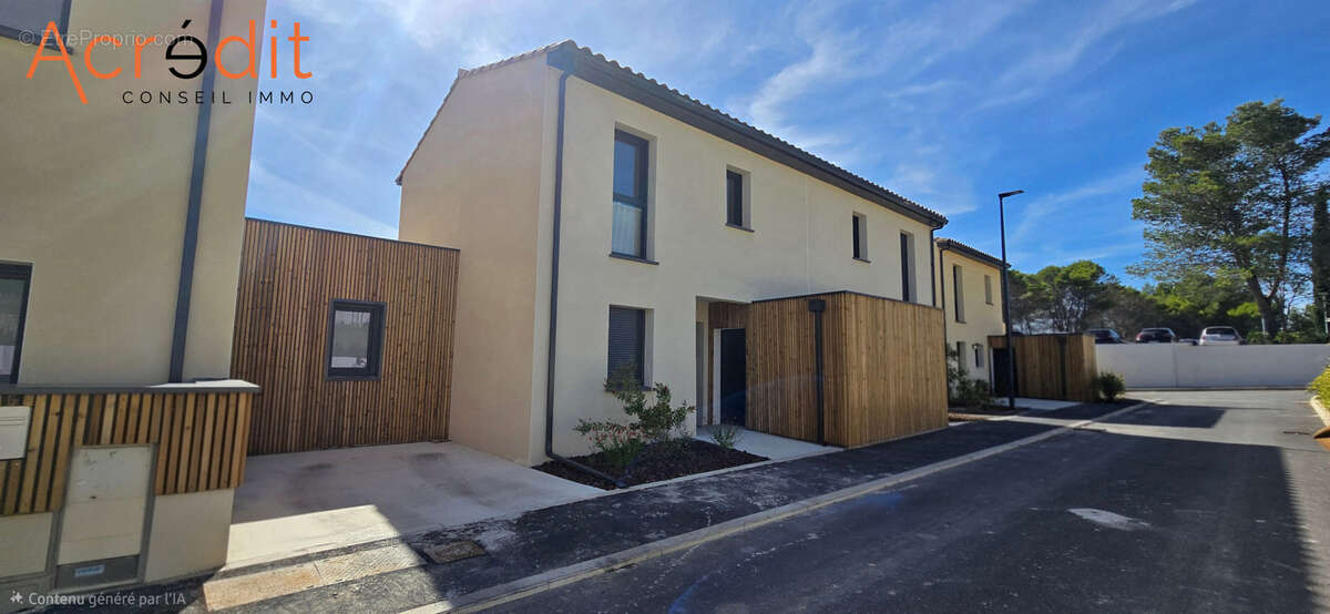 Maison à SAINT-CLEMENT-DE-RIVIERE