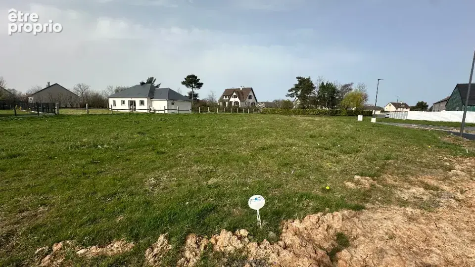 Terrain à SAINT-JEAN-DE-DAYE