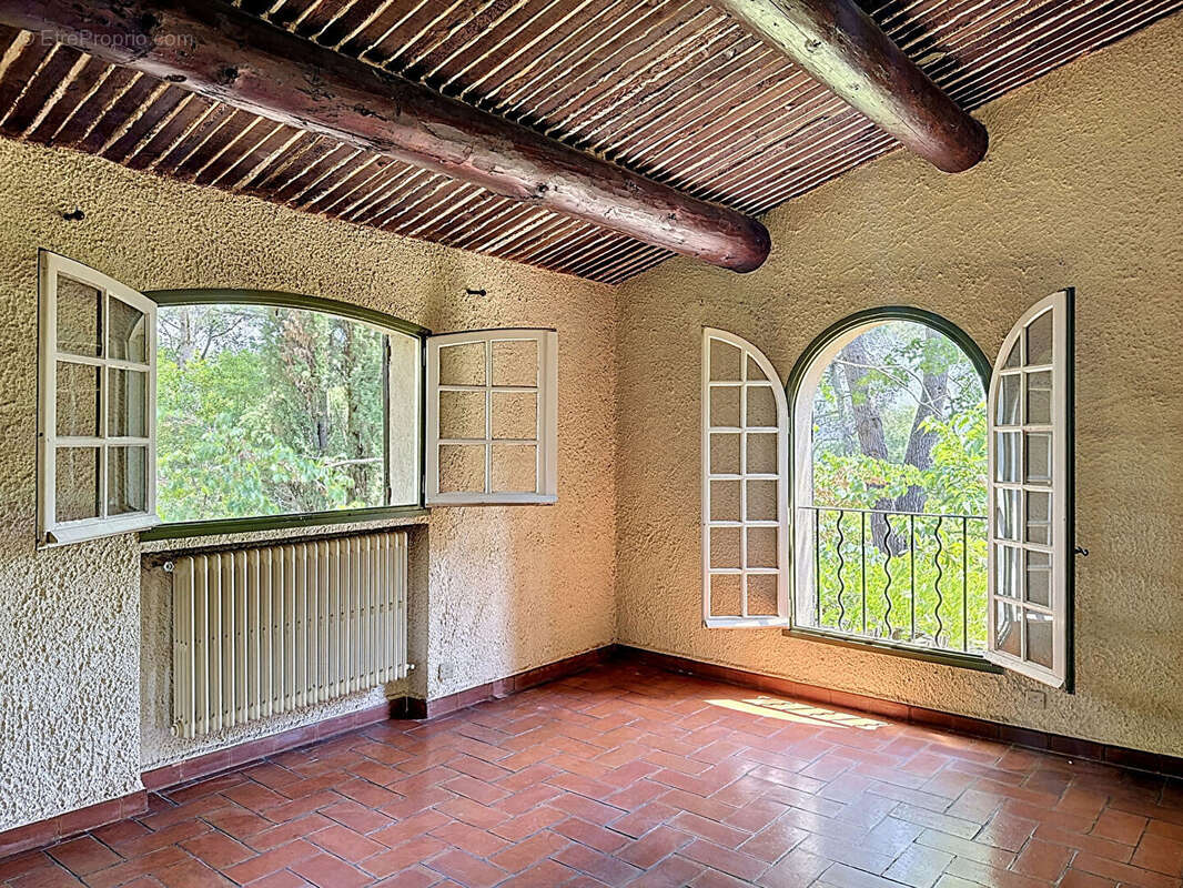 Maison Aix En Provence 7 pièce(s) 165 m2 sur une parcelle de 2500 m2 - photo 7