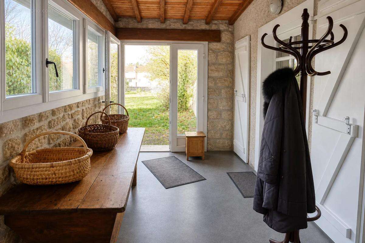 Élégante Maison Historique à Saint-Mathieu - photo 13