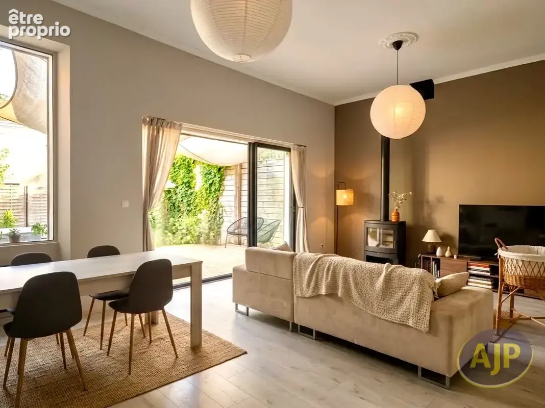 Élégance, cachet et piscine en plein coeur de Castelnau ! - photo 3