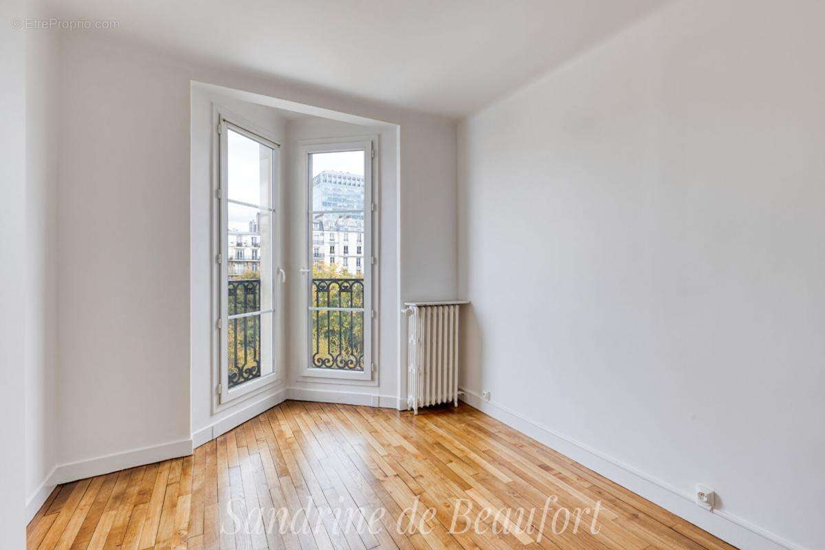 Appartement à PARIS-15E