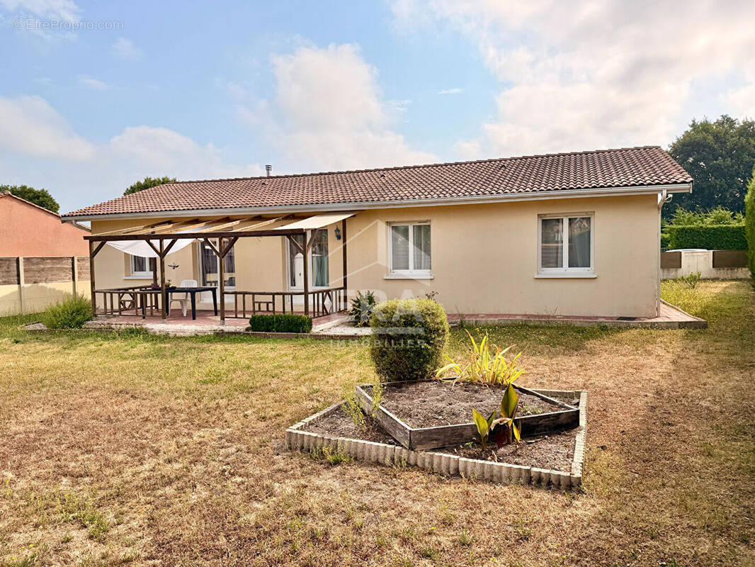 Maison à HOSTENS