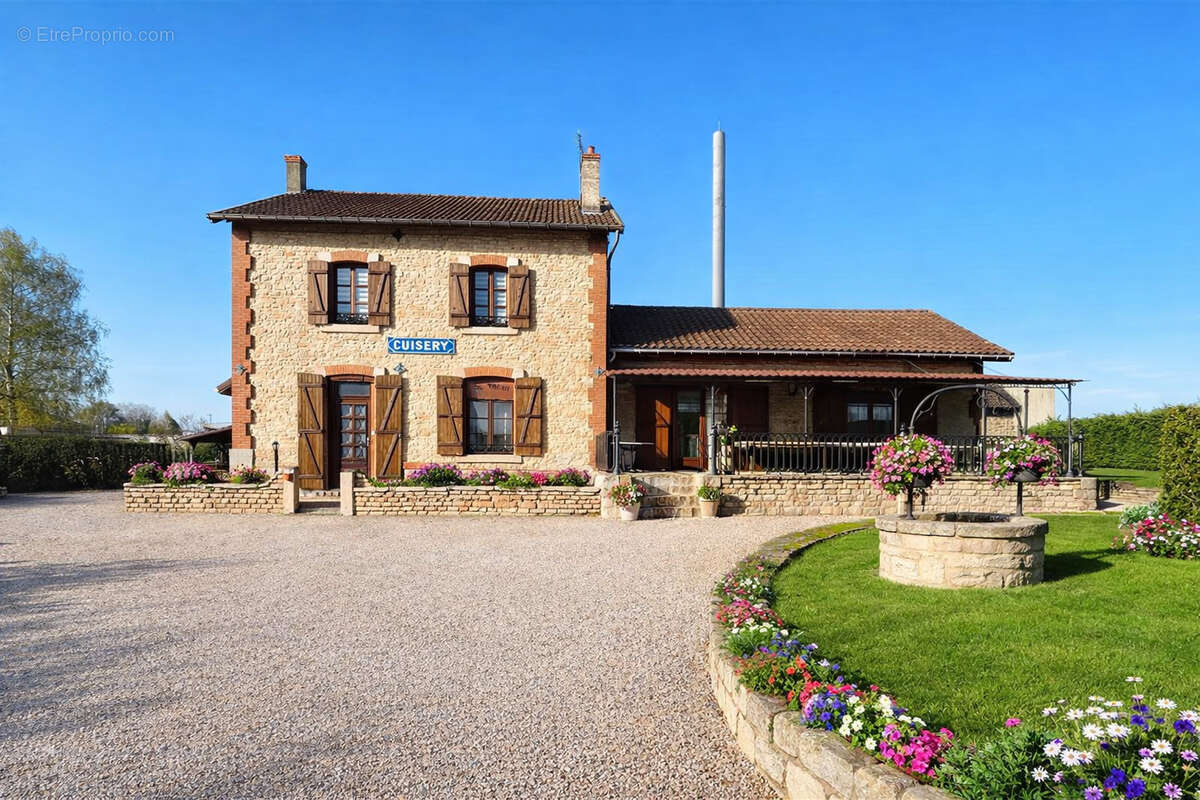 Maison à CUISERY
