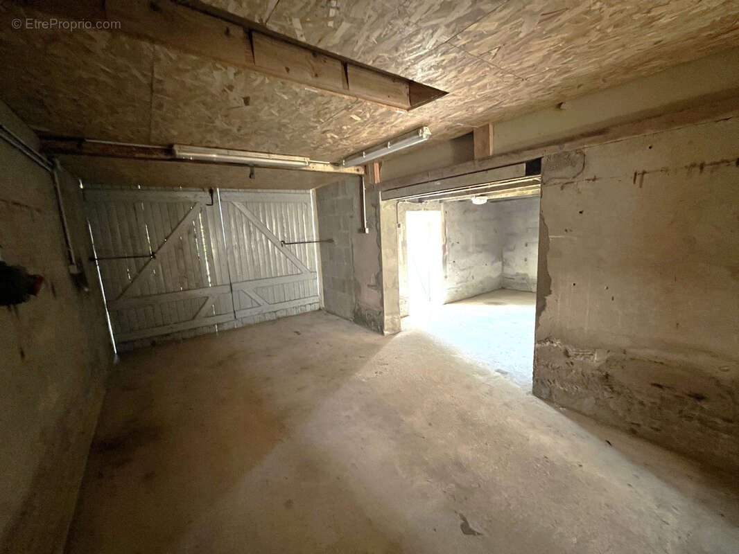SIMANDRE Proche commerces: villa et dépendances - photo 33
