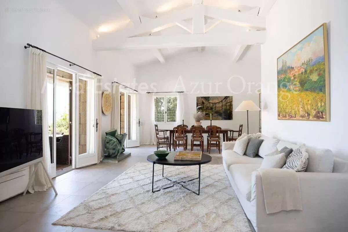 Villa d'exception avec vue panoramique à Grimaud. - photo 8