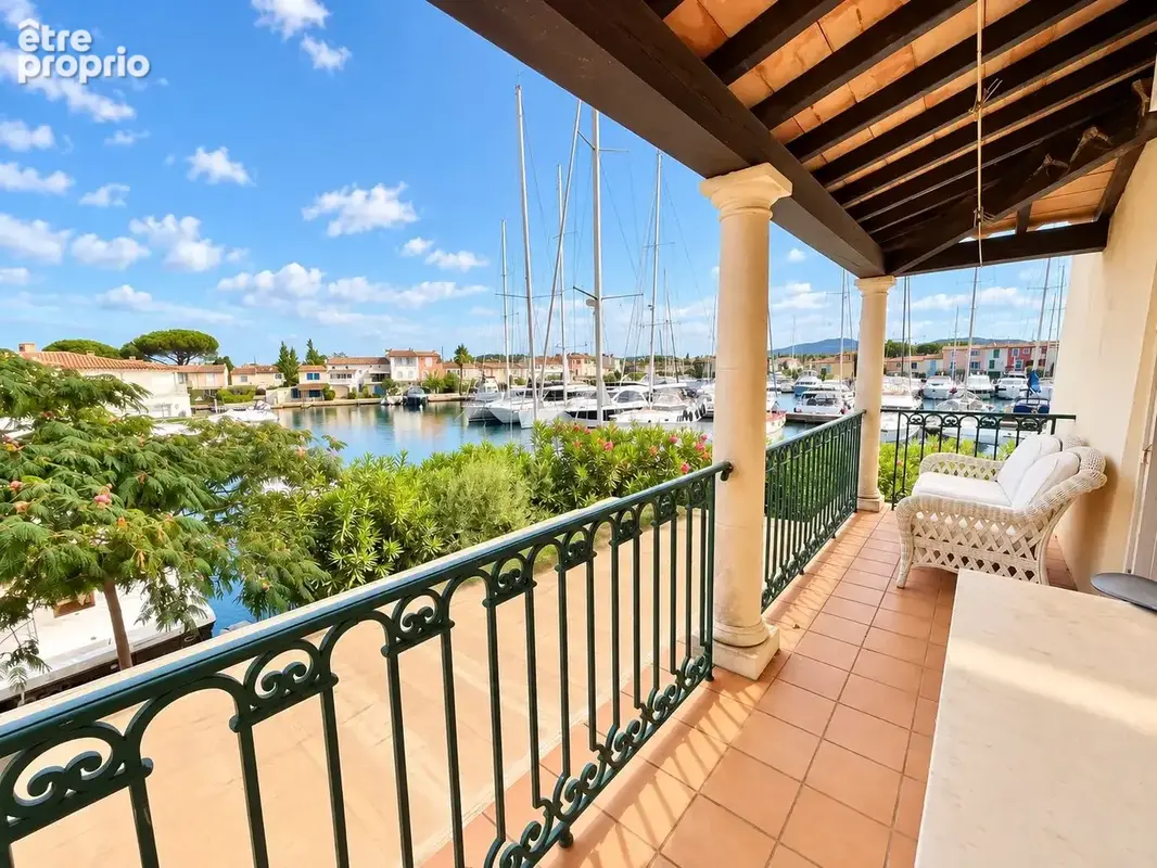 Appartement à GRIMAUD