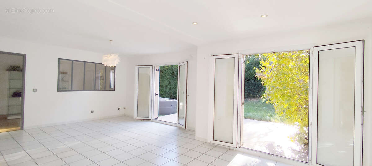 Maison à LA CHAUSSEE-SAINT-VICTOR