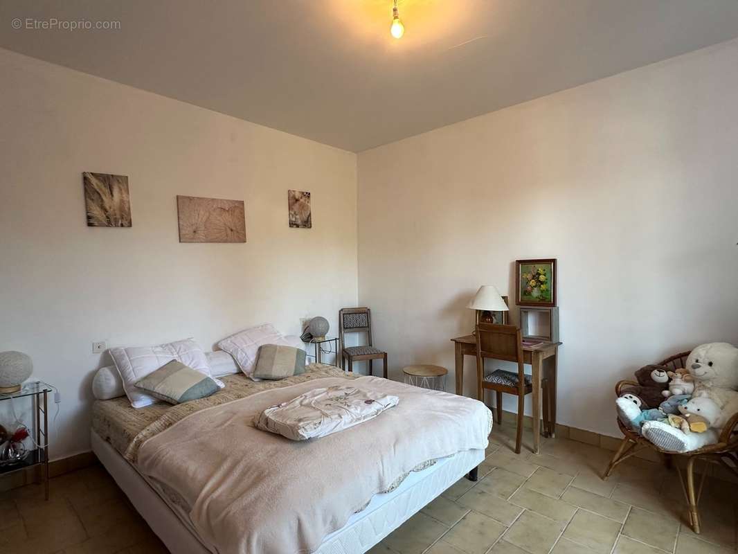 Maison à MONTGIVRAY