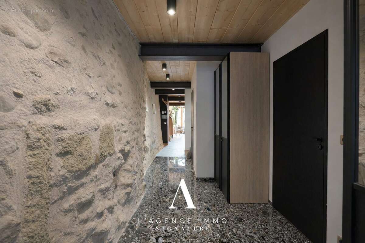 Maison 203 m² à Leaz  - photo 6