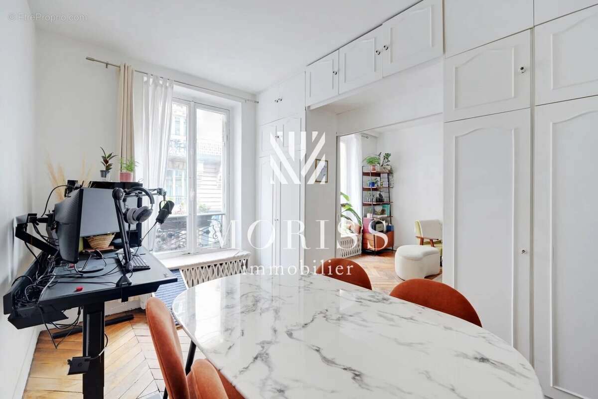 Appartement à PARIS-17E