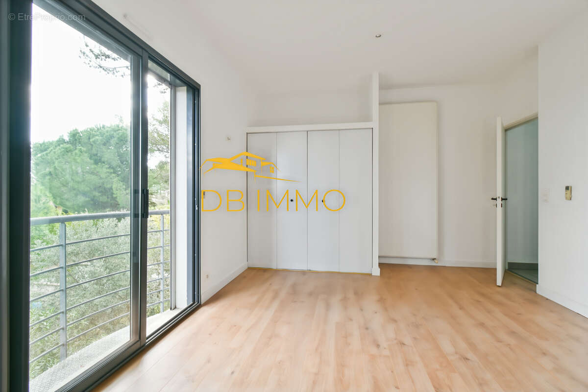 Maison à VILLENEUVE-LES-AVIGNON