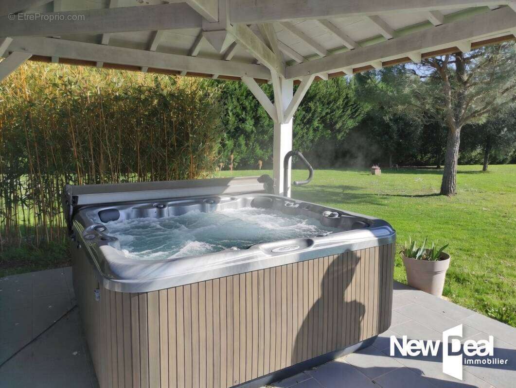 Maison à LAROQUE-TIMBAUT