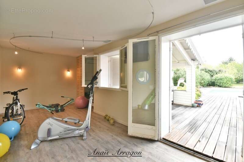 Demeure d’exception de 250 m² avec piscine, tennis et parc arboré à Saint-Sylvestre-sur-Lot(47) - photo 17