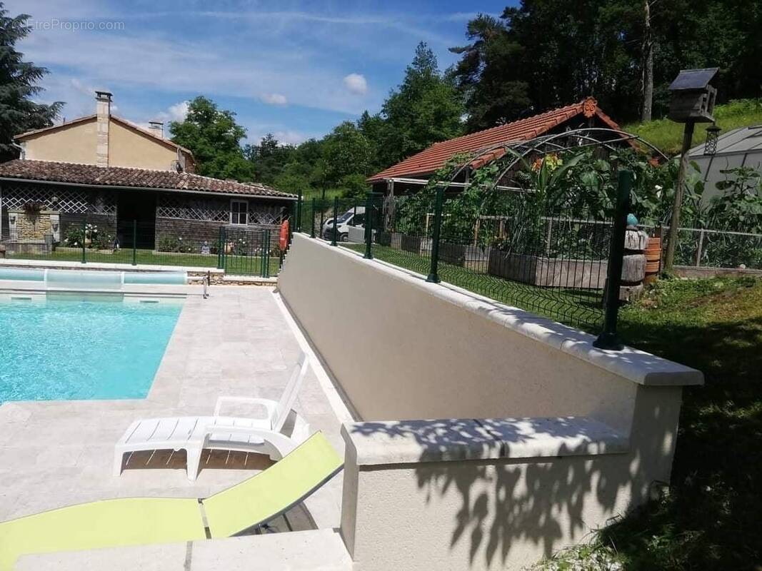 Maison à SAINTE-ALVERE